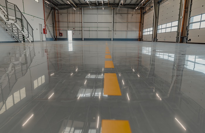 環(huán)氧地坪施工技巧：實(shí)現(xiàn)高質(zhì)量的施工效果