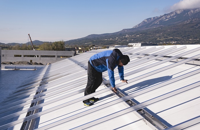 彩鋼屋面翻新方案的環(huán)保特性與可持續(xù)性