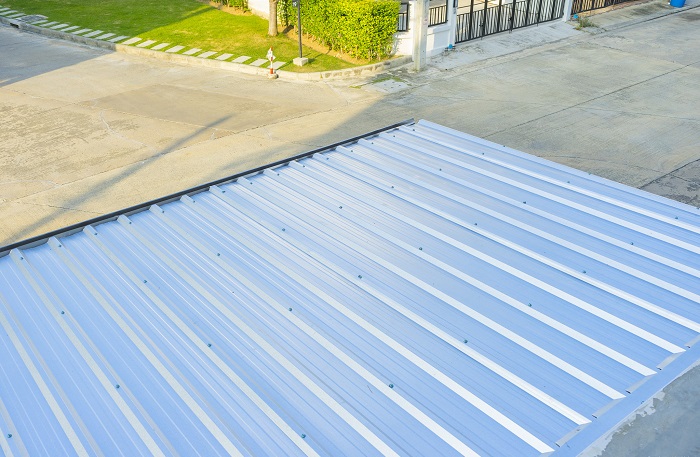 彩鋼屋面翻新工程中的安全與風(fēng)險管理