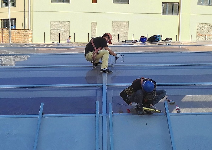 彩鋼屋面翻新工程的質(zhì)量問題排查與解決