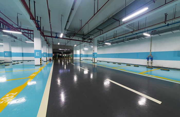 如何選擇適合需求的環(huán)氧地坪防滑材料?