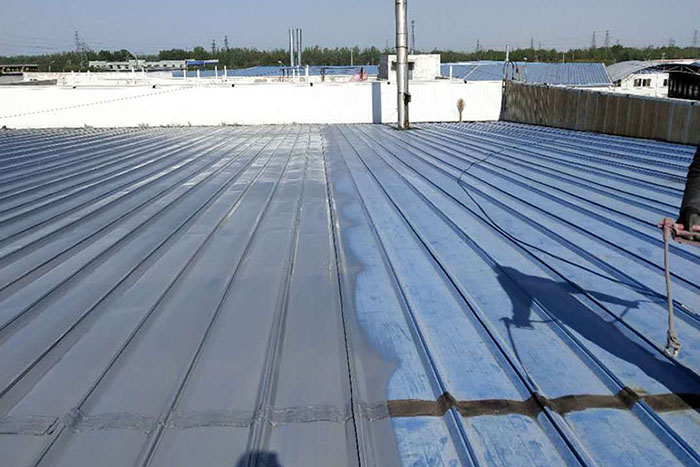 彩鋼屋面翻新底漆施工：技術(shù)與注意事項