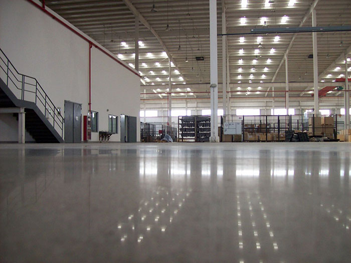 固化劑染色地坪的優(yōu)缺點(diǎn)